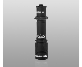 Фонарь тактический Armytek Dobermann / XP-L HI Теплый / 930 лм / 5°:40° / 1x18650 или 2xCR123A