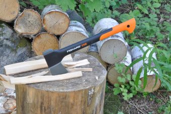 Плотницкий топор Fiskars X10 121440