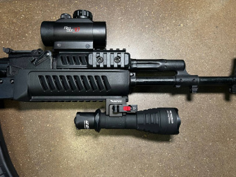 Быстросъемный кронштейн Aimpro для подствольного тактического фонаря с диаметром корпуса 25,4мм (Weaver/Picatinny) 