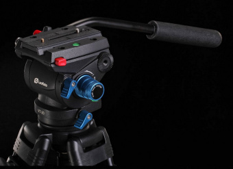 Видео голова жидкостная VT-20 с правым/левым рычагом (установка на штатив 3/8 или полусфера, вес 0,95 кг, длина рычага 260 мм  резьба 1/4" и 3/8”)