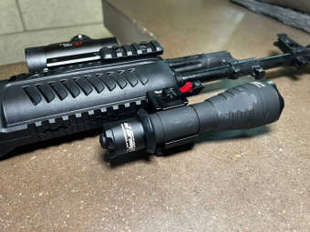 Быстросъемный кронштейн Aimpro для подствольного тактического фонаря с диаметром корпуса 25,4мм (Weaver/Picatinny) 
