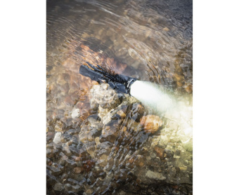 Фонарь тактический Armytek Dobermann Pro Magnet USB / XHP35.2 HI / Холодный/1500 лм / 5°:40° / 1x18650 (в комплекте)