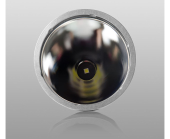 Фонарь тактический Armytek Barracuda Pro / XHP35 HI /Холодный свет/ 1500 лм  / 2x18650 или 1x18650