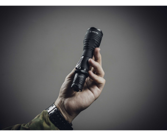 Фонарь тактический Armytek Viking Pro Magnet USB / XHP50.2/ Теплый / 2050 лм / 10°:80° / 1x18650 (в комплекте)