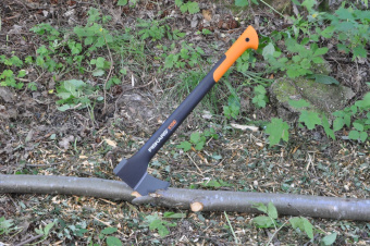 Универсальный топор Fiskars X15 121460