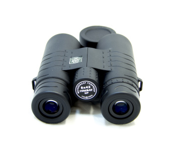 Combat   8х42 WP profi (обрезиненный, водонепроницаемый, широкоугольный, призма Roof)