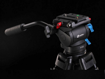 Видео голова жидкостная VT-20 с правым/левым рычагом (установка на штатив 3/8 или полусфера, вес 0,95 кг, длина рычага 260 мм  резьба 1/4" и 3/8”)