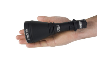 Фонарь тактический Armytek Barracuda Pro / XHP35 HI/Теплый свет/ / 1390 лм  / 2x18650 или 1x18650